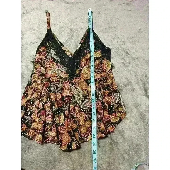 Free People Infinite Love Flowy Lace Cami Tank Top Size XS Floral Black Print - Picture 7 of 8